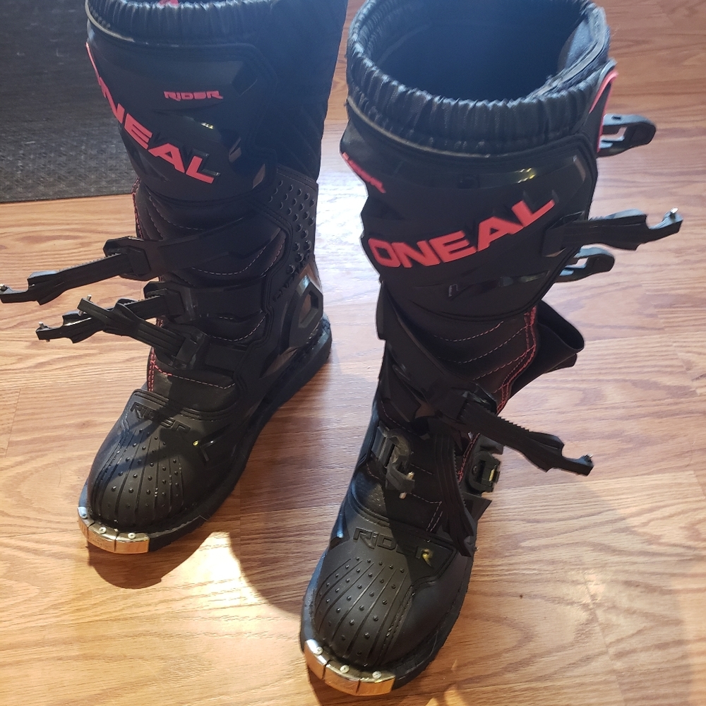 Oneal size 9 dirtbike boots